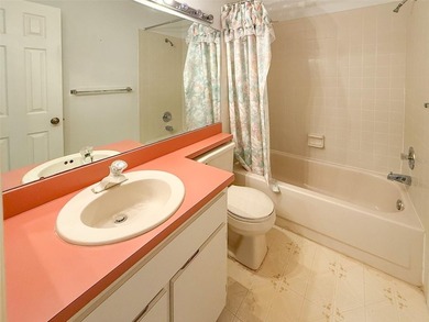 Under contract-accepting backup offers. THIS IS A WONDERFUL HOME - photo 11