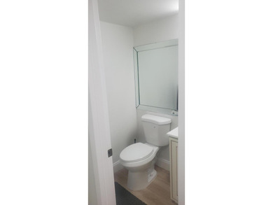 Nicely renovated 1st floor 1 Bedroom, 1.5 Baths condo located in - photo 12