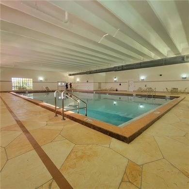 Nicely renovated 1st floor 1 Bedroom, 1.5 Baths condo located in - photo 18