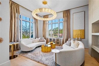 Exquisitely appointed home located in Milton's most sought-after - photo 2