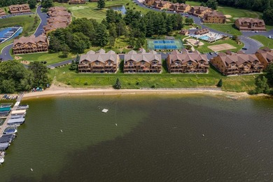 Meticulously maintained & furnished 3rd-floor unit overlooking - photo 23