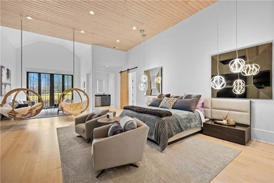 Exquisitely appointed home located in Milton's most sought-after - photo 5