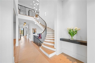 Exquisitely appointed home located in Milton's most sought-after - photo 8