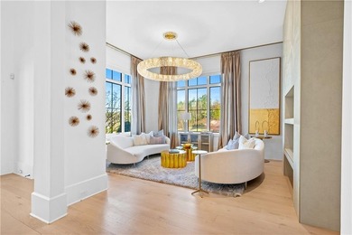 Exquisitely appointed home located in Milton's most sought-after - photo 10