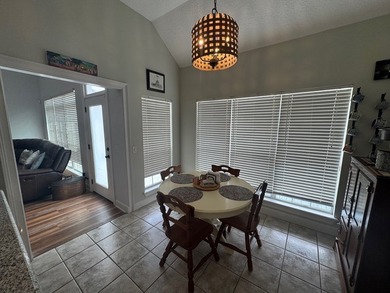 Baymeadows Subdivision!! On the large lake! This 3BR/2.5 BA is - photo 31