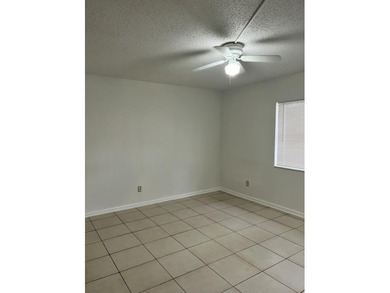 LOVELY VILLA WITH VAULTED CEILING IN THE MAIN AREA, UPDATED - photo 7