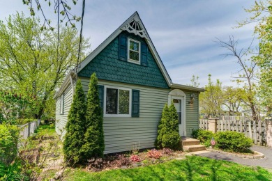 Lake Home Sale Pending in Mundelein, Illinois