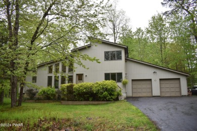 (private lake, pond, creek) Home For Sale in Lords Valley Pennsylvania