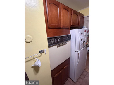 Move-In Ready 2-Bedroom Co-op Unit (E-7) Above Lincoln Drive - photo 11