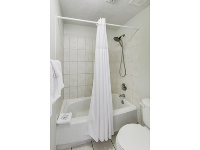 Enjoy your coastal dream in this stunning 2-bed, 2 bath condo at - photo 13