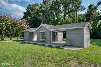 Welcome to this beautifully renovated 4-bedroom, 2.5-bath home - photo 31