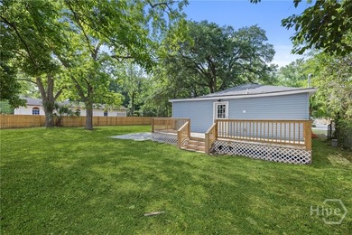 Welcome to your Savannah retreat! A beautifully fully renovated - photo 31