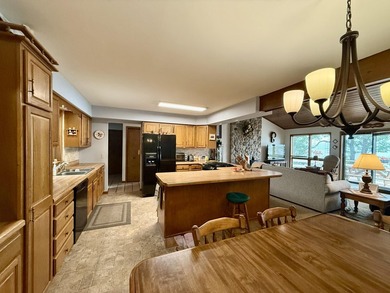 Dreaming of lakefront living? This comfortable ranch home with - photo 9