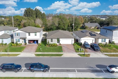 Beautiful 2023-built home, move-in ready! This residence - photo 3