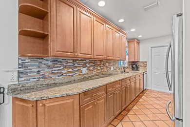 Spacious 4 bedroom, 2 bathroom home, with garage and a versatile - photo 13