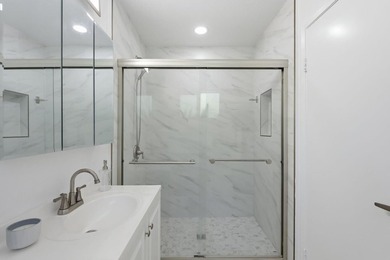 Perfectly situated in the heart of Silicon Valley and just - photo 18