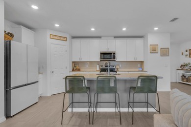 Beautiful 2023-built home, move-in ready! This residence - photo 9