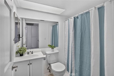 Welcome to this desirable single-level home featuring 2 bedrooms - photo 21