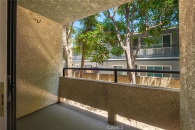 Welcome to this desirable single-level home featuring 2 bedrooms - photo 23