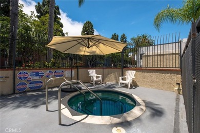 Welcome to this desirable single-level home featuring 2 bedrooms - photo 25