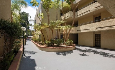 Welcome to this desirable single-level home featuring 2 bedrooms - photo 26