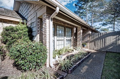 Lake Townhome/Townhouse For Sale in Pearl, Mississippi