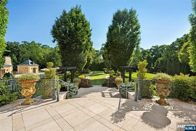 In Alpine's most coveted enclave, where prestige meets - photo 31