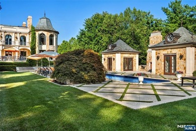 In Alpine's most coveted enclave, where prestige meets - photo 35