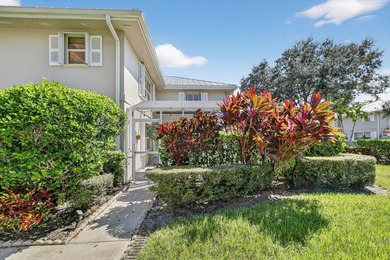 Discover this charming 2 bed townhouse in a beautifully - photo 4