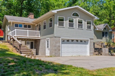 Beautiful home overlooking Lake Geneva and the beach on CCR - photo 1