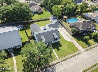 Great location in Delmas Estates Subdivision. Home is in move-in - photo 5