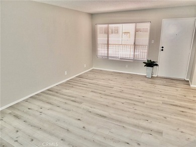 545 Chestnut Avenue unit 203 in Lincoln Park Towers a sunny and - photo 4