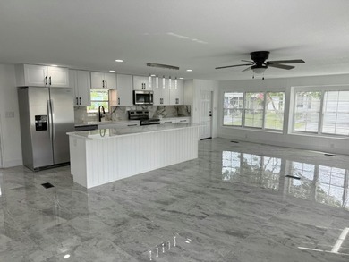 Prepare to be AMAZED by this gorgeous 2 bed, 2 bath home in the - photo 8