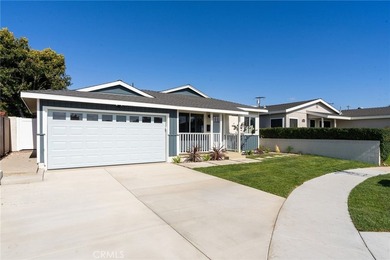 ***PRO PHOTOS COMING SOON*** Beautifully RENOVATED 3-bedroom - photo 3
