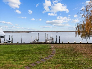 Experience the epitome of waterfront living at 1010 Seawane - photo 5