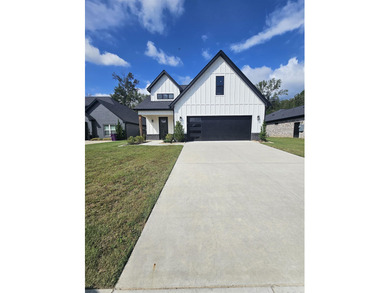 Hurricane Lake Home For Sale in Benton Arkansas