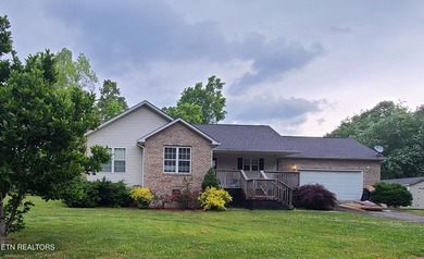 Charming 3BR, 2BA home on 2 lots located in Lake Tansi - photo 1