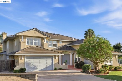 Welcome to this exceptional custom estate in the prestigious - photo 3