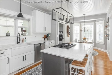 MODERN FARMHOUSE STYLE completely updated throughout, first - photo 16