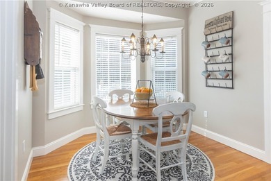 MODERN FARMHOUSE STYLE completely updated throughout, first - photo 17