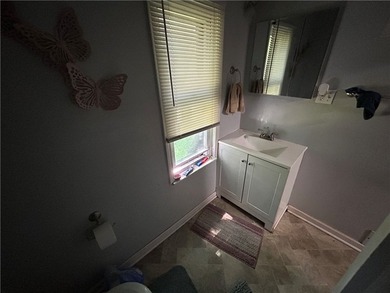 Investment Opportunity! Tenant-occupied 3-bedroom, 1-bath home - photo 20