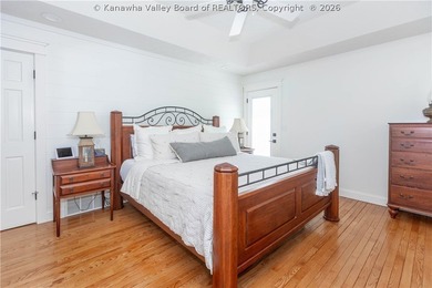 MODERN FARMHOUSE STYLE completely updated throughout, first - photo 20