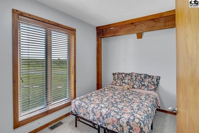Wake up to breathtaking pond views and unforgettable prairie - photo 22