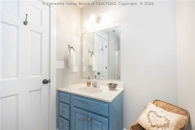 MODERN FARMHOUSE STYLE completely updated throughout, first - photo 32