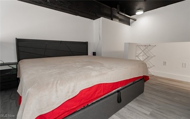 Welcome to downtown living at its best in this stylish 1-bedroom - photo 14