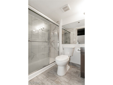 Welcome to downtown living at its best in this stylish 1-bedroom - photo 18