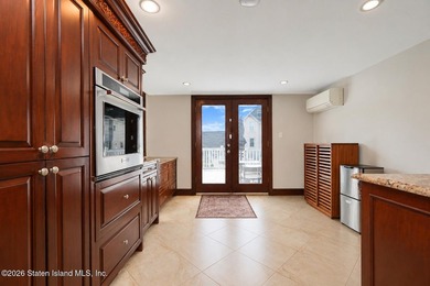 A Private Resort-Inspired Retreat Near the Verrazzano Bridge - photo 24