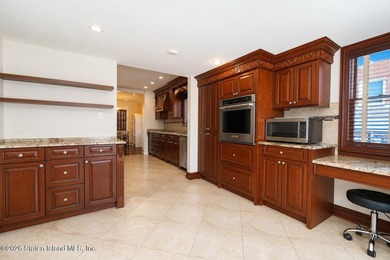 A Private Resort-Inspired Retreat Near the Verrazzano Bridge - photo 26