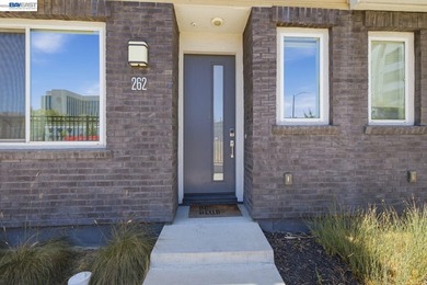 Modern 2019-built townhouse offering 2 bedrooms, 2.5 bathrooms - photo 9