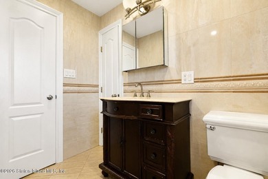 A Private Resort-Inspired Retreat Near the Verrazzano Bridge - photo 46